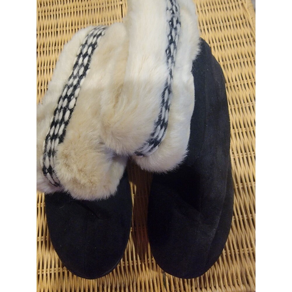 Isotoner Booties Sz 10 Black